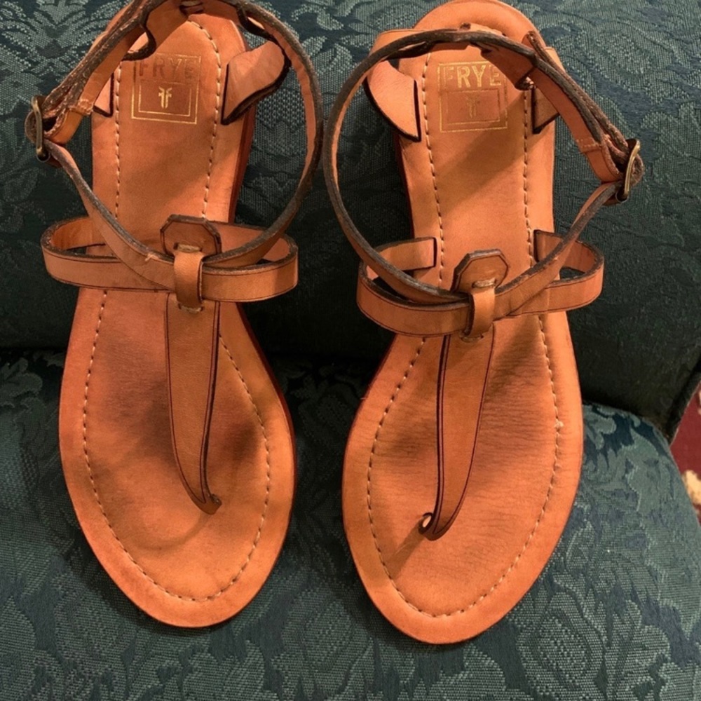 Frye Rachel T Sandals size 7